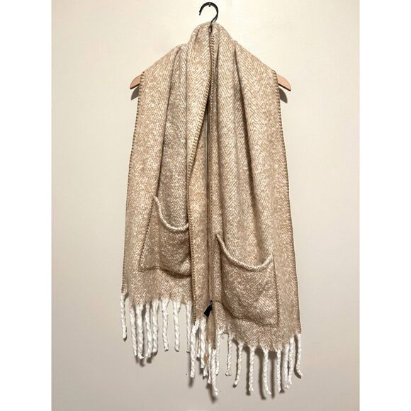 NWT Steve Madden Herringbone Oversized Blanket Pria Scarf Pockets - Picture 2 of 8